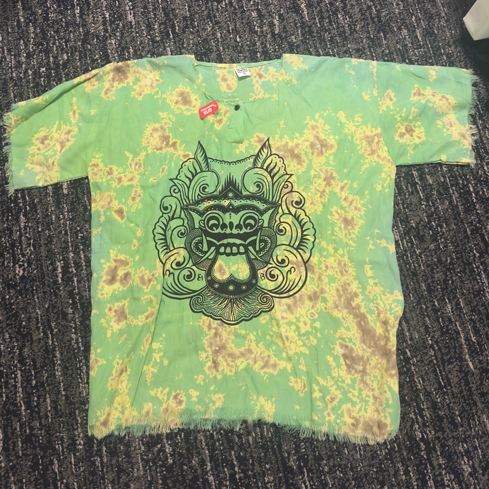 Bali Barong Indonesian Tie Dye Buttoned Fringe Tee T-Shirt

Size M/L

UNISEX